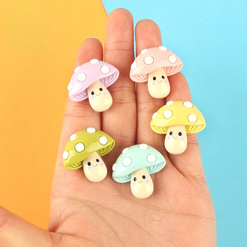 Christmas Craft Embellishment - 10個入り 漫画風樹脂製 かわいいミニきのこフィギュア ミニチュア カボション フラットバック装飾